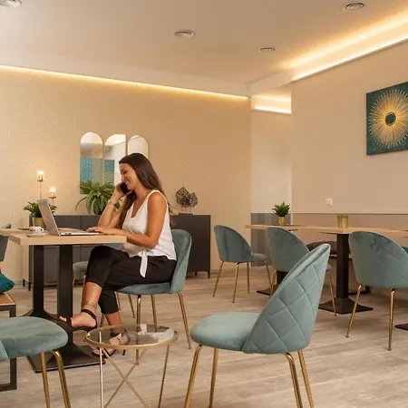 Sophie Terrace 호텔 3*
