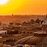 Sophie Terrace מלון 3*